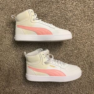 PUMA Pink and White Sneakers Women’s 5.5
